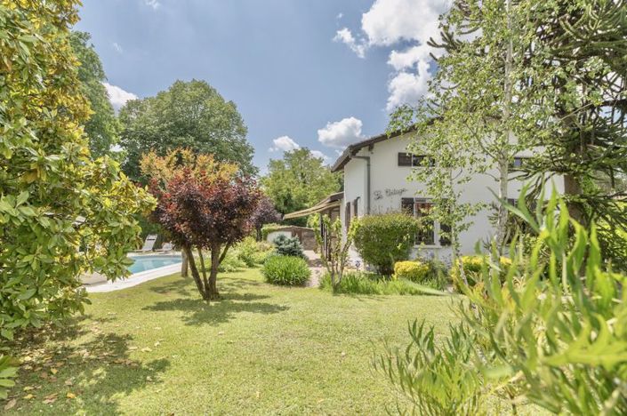 Image No.15-6 Bed Property for sale