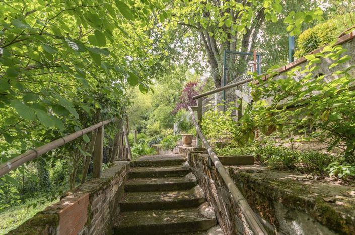 Image No.26-6 Bed Property for sale