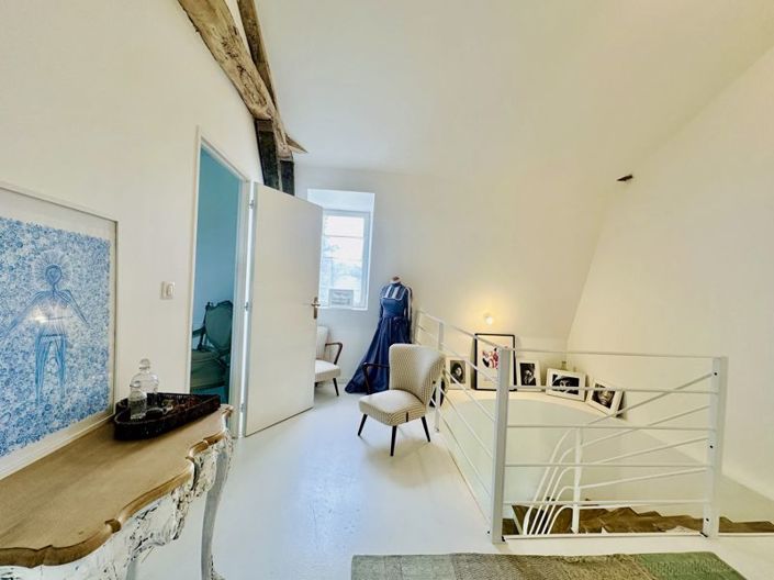 Image No.11-2 Bed Property for sale