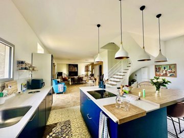 cba5e220410ef63882e06b6411821aa6