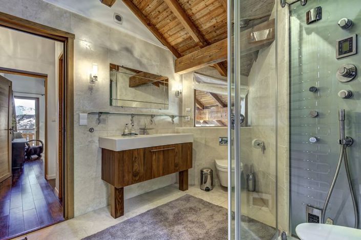 Image No.22-5 Bed Chalet for sale