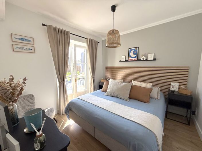 Image No.12-4 Bed Property for sale