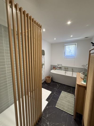 Image No.11-4 Bed Property for sale