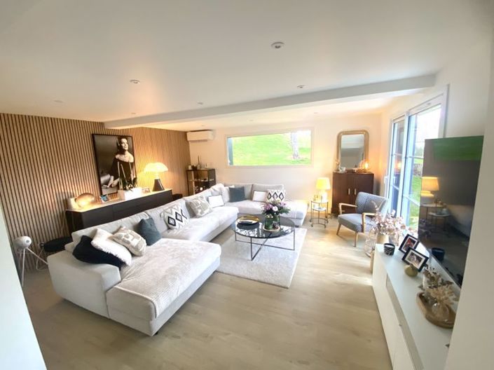 Image No.2-4 Bed Property for sale