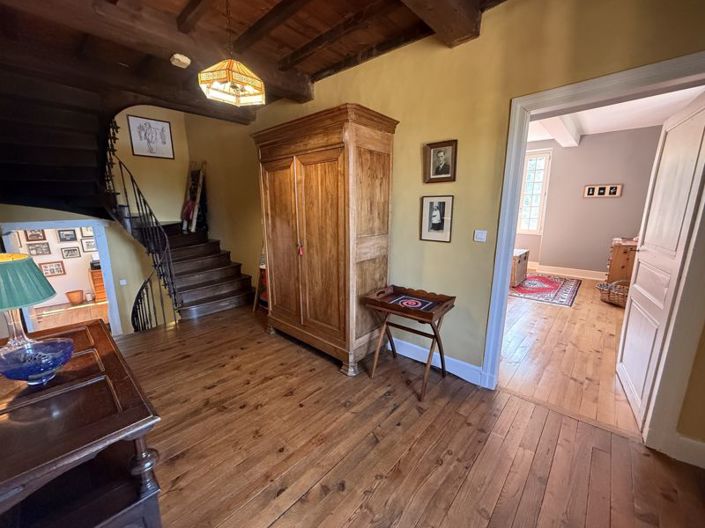 Image No.20-4 Bed House for sale