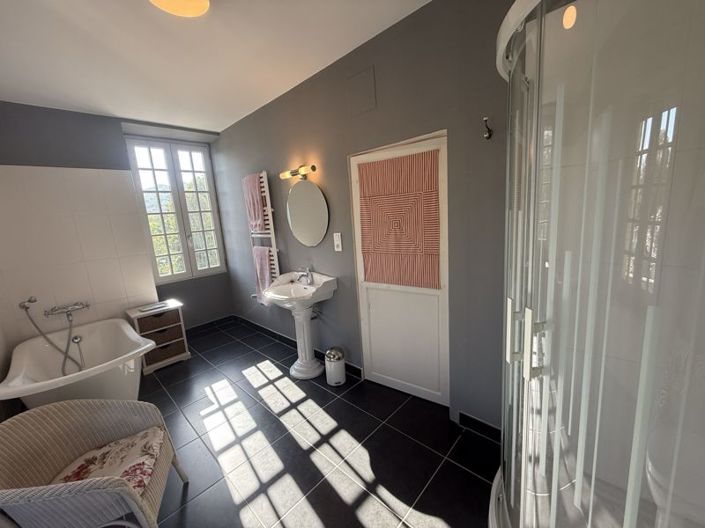 Image No.23-4 Bed House for sale