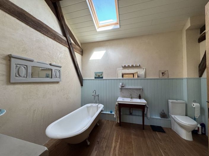 Image No.18-4 Bed House for sale