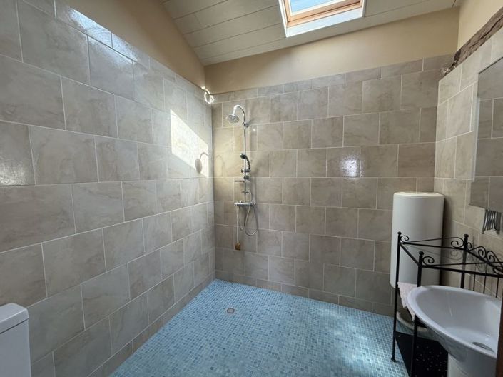 Image No.25-4 Bed House for sale