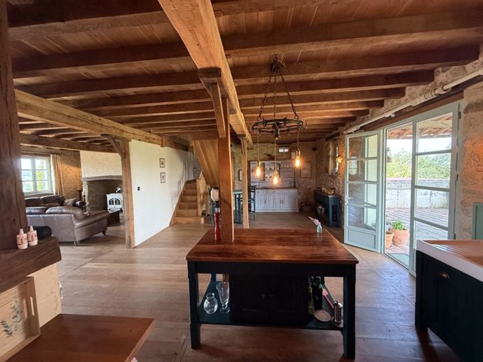 Image No.2-4 Bed House for sale