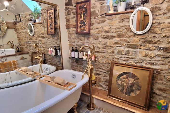 Image No.12-4 Bed Property for sale