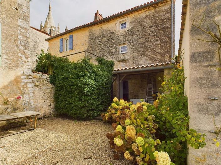 Image No.2-3 Bed Property for sale