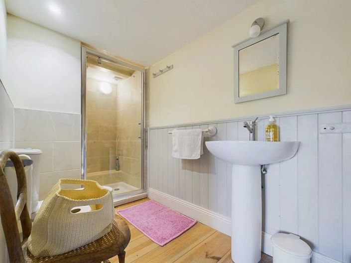 Image No.9-3 Bed Property for sale