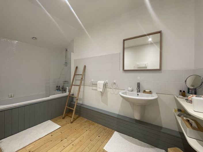 Image No.19-4 Bed Country House for sale