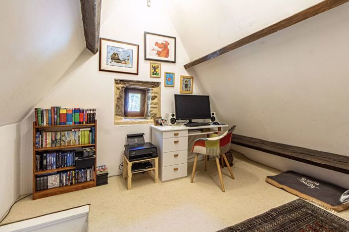 Image No.9-7 Bed House for sale