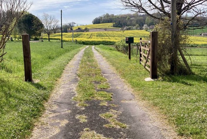 Image No.22-8 Bed House for sale