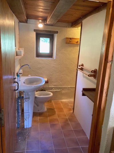 Image No.56-8 Bed House for sale