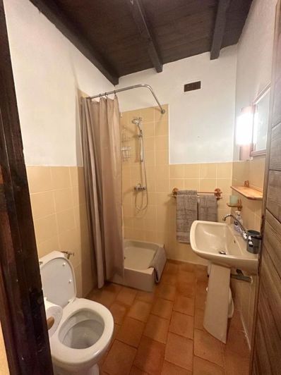 Image No.65-8 Bed House for sale