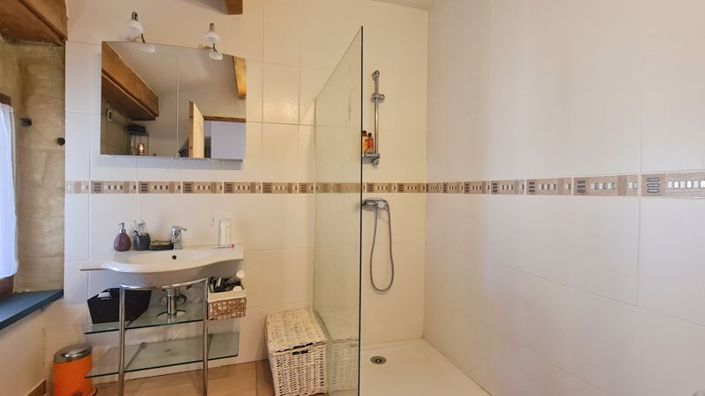 Image No.11-6 Bed House for sale