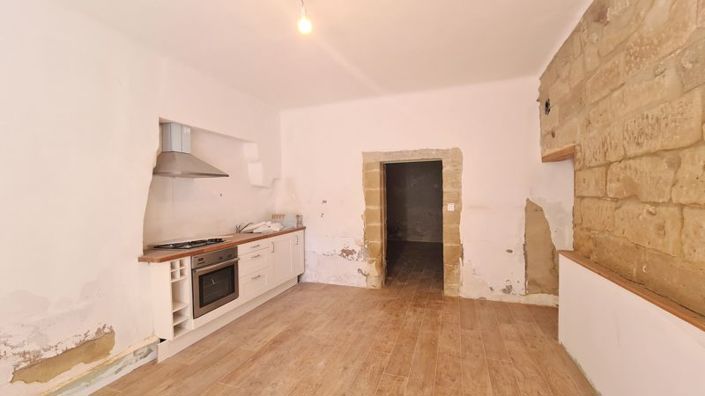 Image No.18-6 Bed House for sale