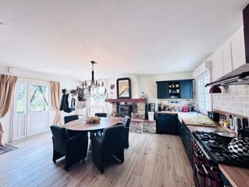 proprieteequestreavendre7pieces28hectaresland