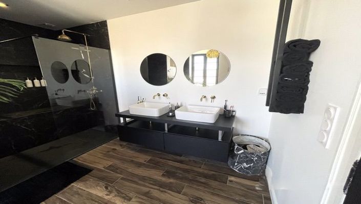 Image No.18-4 Bed House for sale