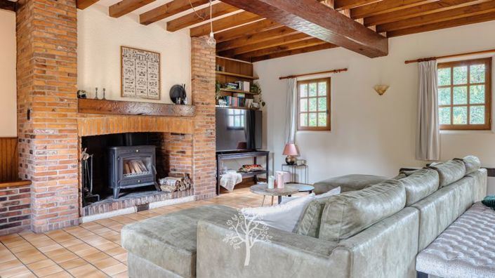 Image No.11-5 Bed Property for sale