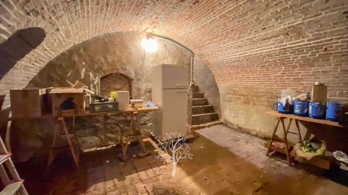 Image No.24-5 Bed House for sale