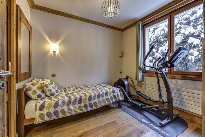 Image No.12-5 Bed Property for sale