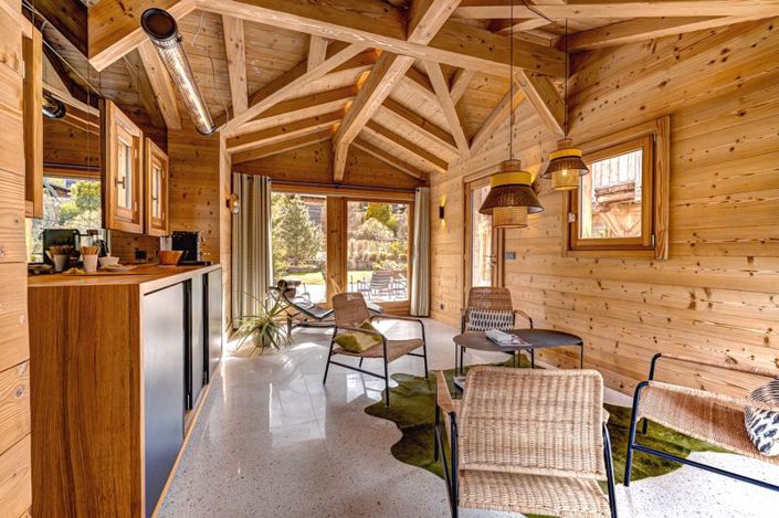 Image No.10-6 Bed Property for sale