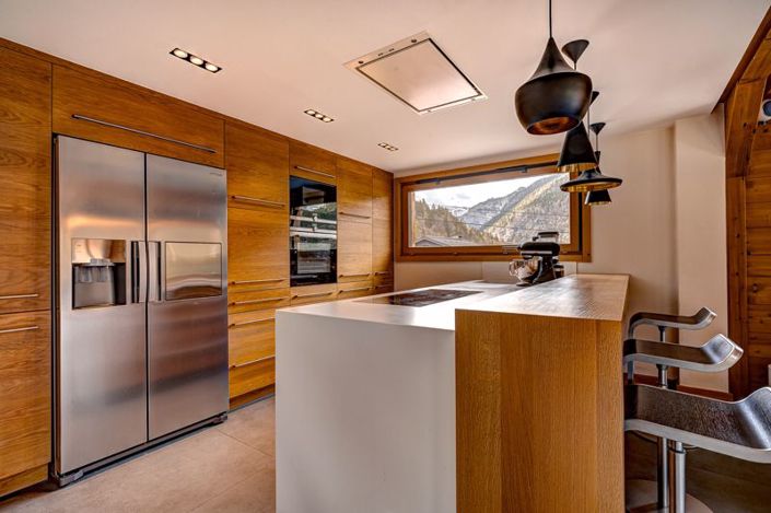 Image No.12-6 Bed Property for sale