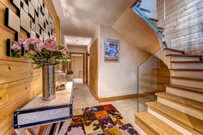 62025-04-24-max-rose-mr