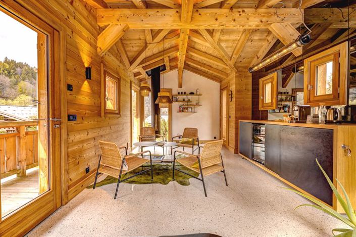 Image No.14-6 Bed Property for sale