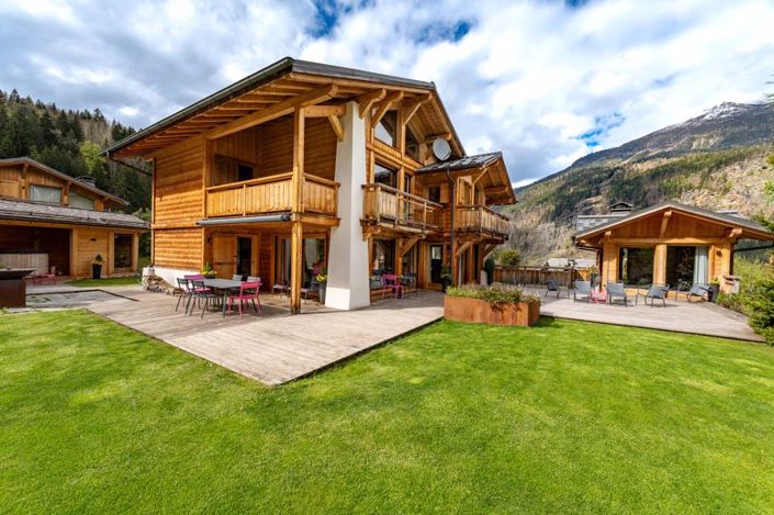 Image No.15-6 Bed Property for sale