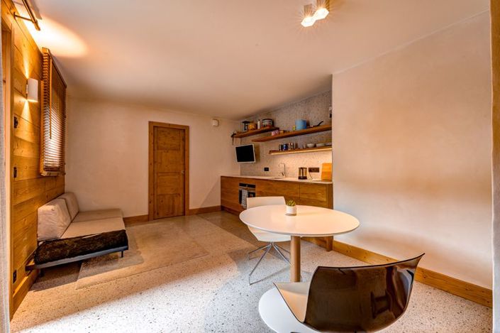 Image No.25-6 Bed Property for sale