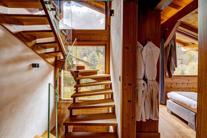 Image No.34-6 Bed Property for sale