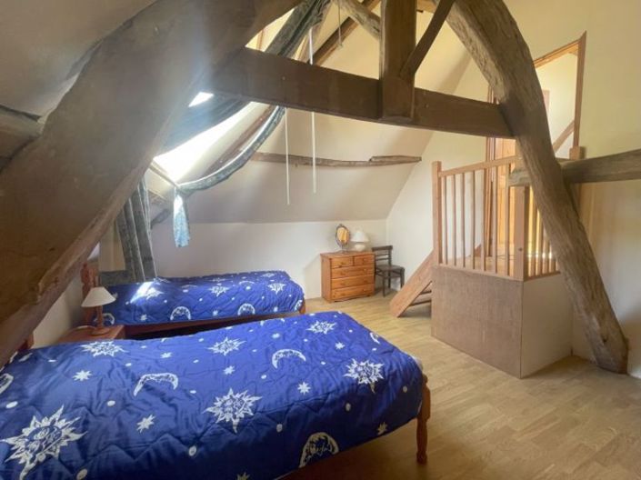 Image No.8-6 Bed House for sale