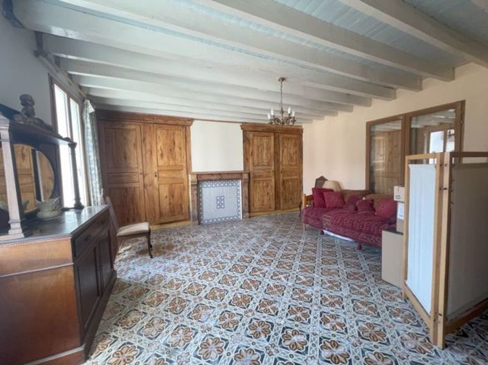 Image No.6-6 Bed House for sale