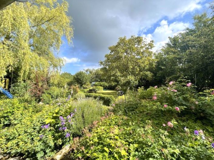 Image No.2-6 Bed Cottage for sale