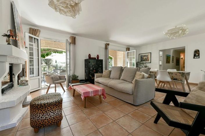 Image No.3-4 Bed Villa for sale