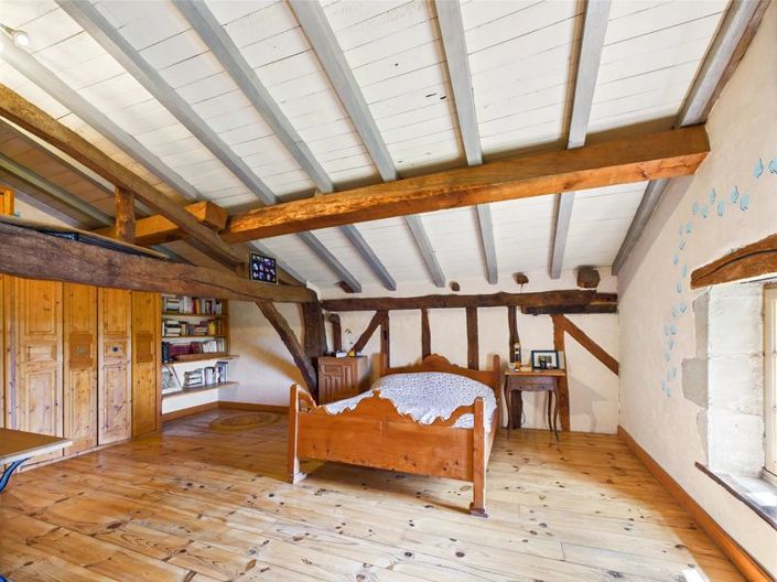 Image No.8-4 Bed House for sale