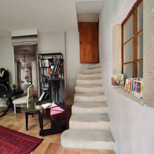 Image No.19-5 Bed House for sale