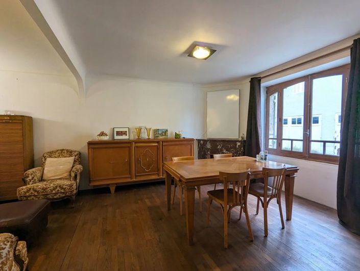 Image No.8-4 Bed House for sale