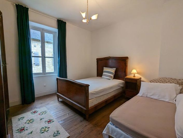 Image No.10-4 Bed House for sale