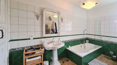 estate-gard-france-charming-traditionally-ins