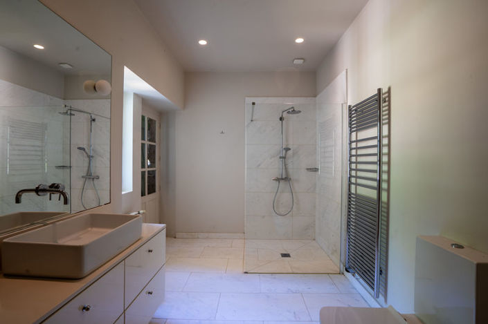 Image No.18-11 Bed Property for sale