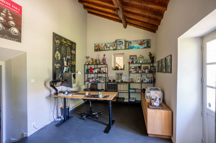 Image No.22-11 Bed Property for sale