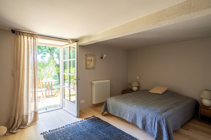 Image No.24-11 Bed Property for sale