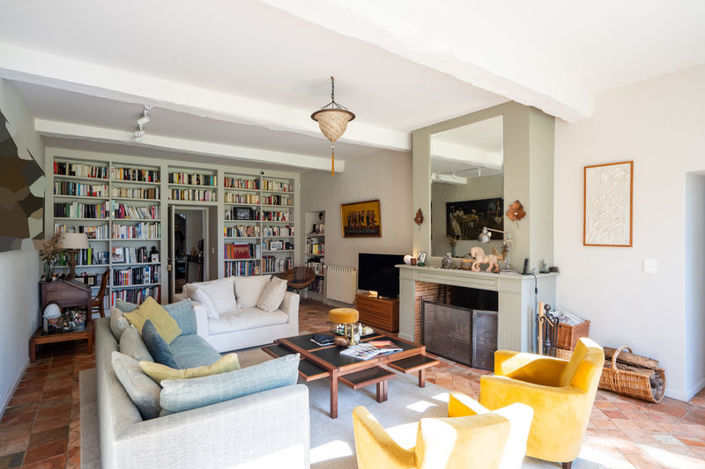 Image No.3-11 Bed Property for sale