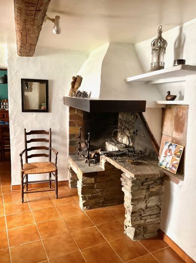 Image No.6-2 Bed House for sale