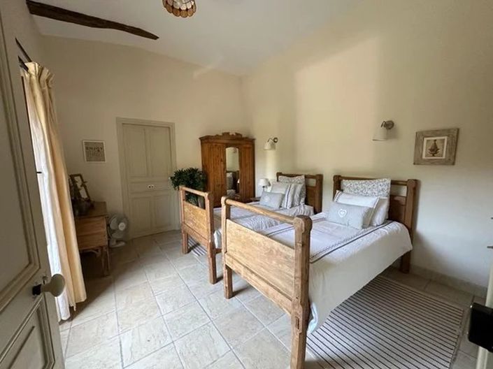 Image No.8-4 Bed House for sale